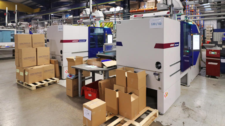 Two new Wittmann Battenfeld UK production cells purchased by Linear Plastics